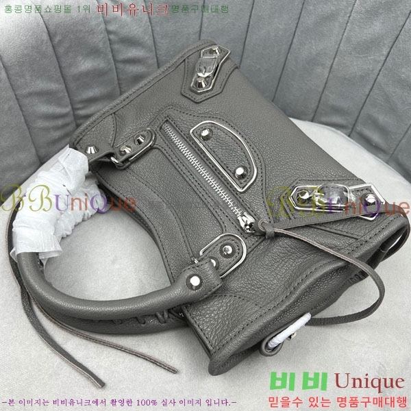 �߷��þư� ��Ƽ�� �̴� 519938-17