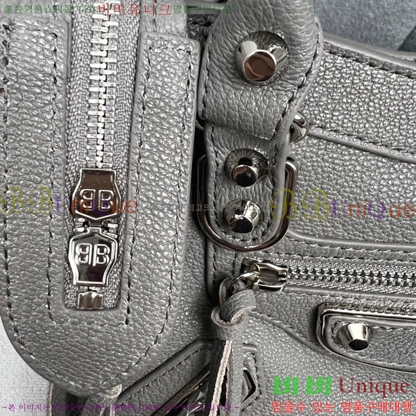 �߷��þư� ��Ƽ�� �̴� 519938-17