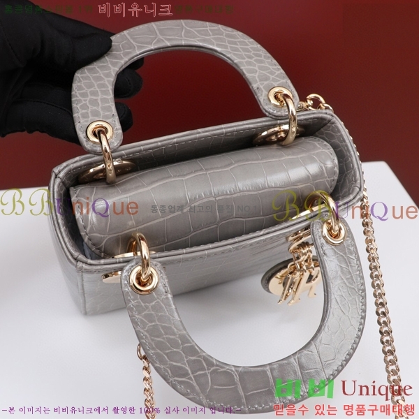 #��� ���̵�� �̴� M050566-105