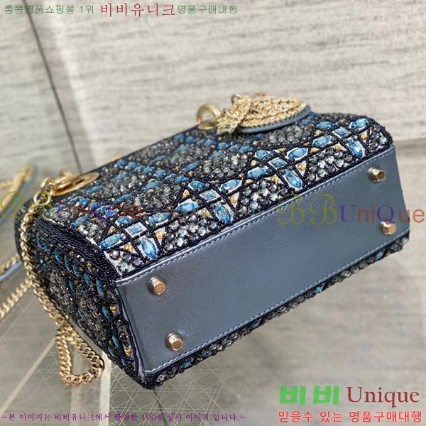 #��� ���̵�� �̴� M050566-301