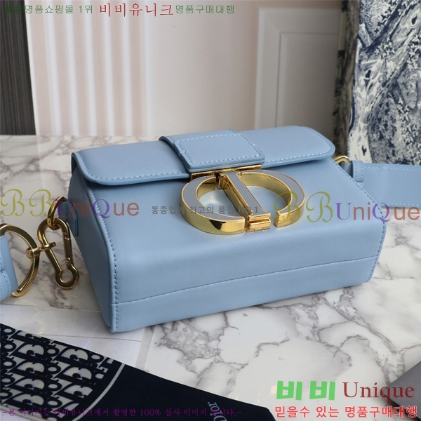 ��� 30 ������ ũ�ν��� 27D876921-4