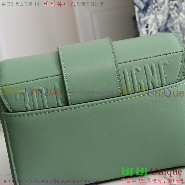 ��� 30 ������ ũ�ν��� 27D876921-1