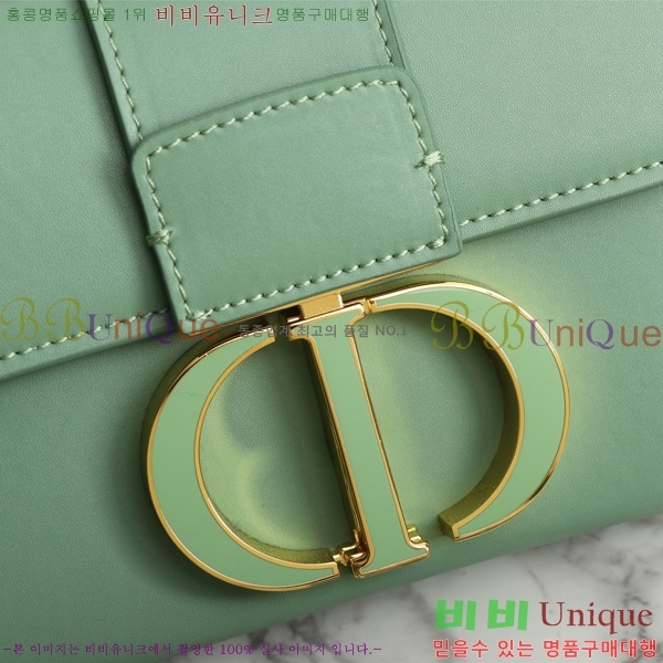 ��� 30 ������ ũ�ν��� 27D876921-1