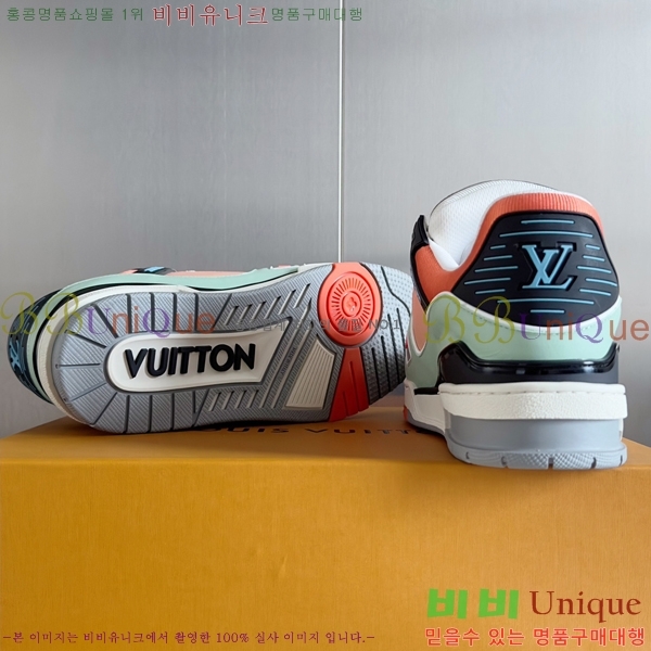 LV Ʈ���̳� ����Ŀ�� 53L23122631-1