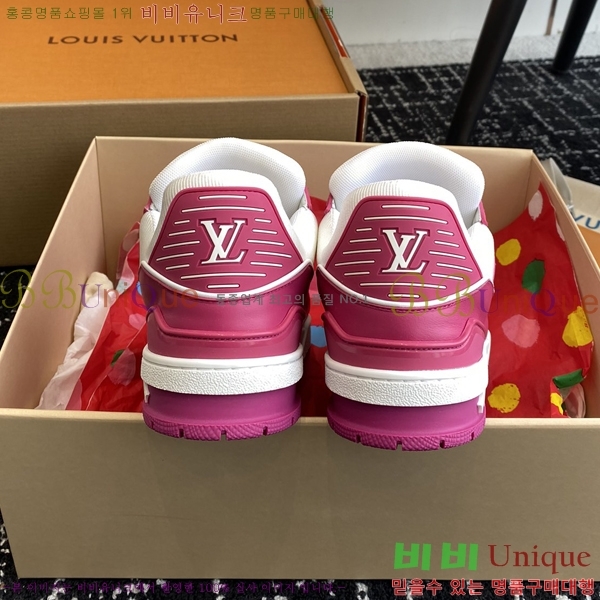 ���̺��� LV Ʈ���̳� ����Ŀ�� 48L2412435-6