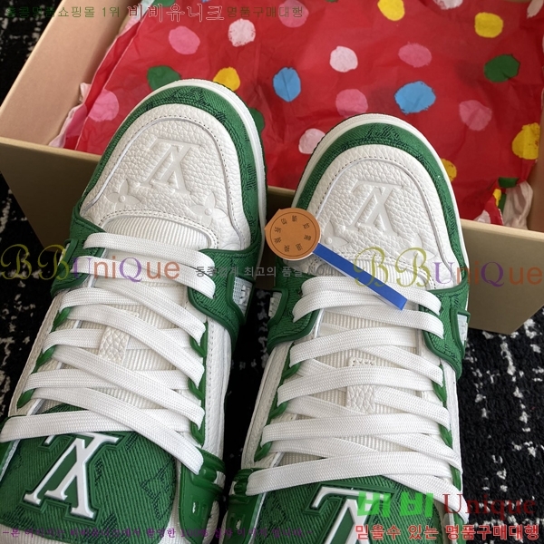 ���̺��� LV Ʈ���̳� ����Ŀ�� 48L2412434-4