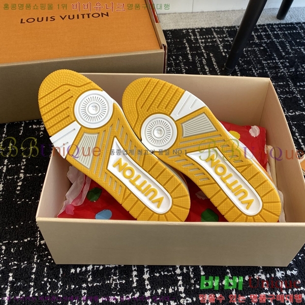 ���̺��� LV Ʈ���̳� ����Ŀ�� 45L2412430-5