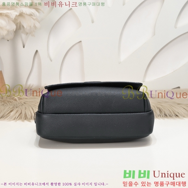 ���� ũ�ν��� 521701