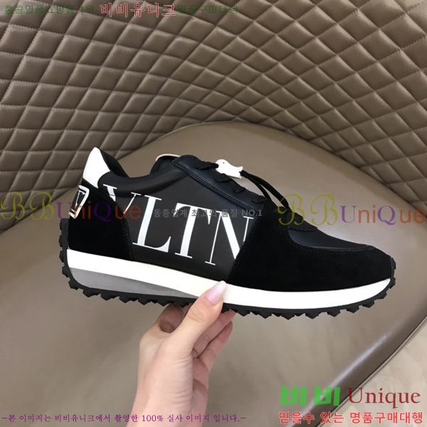 ���� �߷�Ƽ�� ����Ŀ�� 29VT24821-6