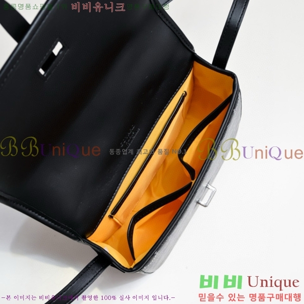 ���ߵ� �������� ũ�ν��� �Ż� 4102510-1