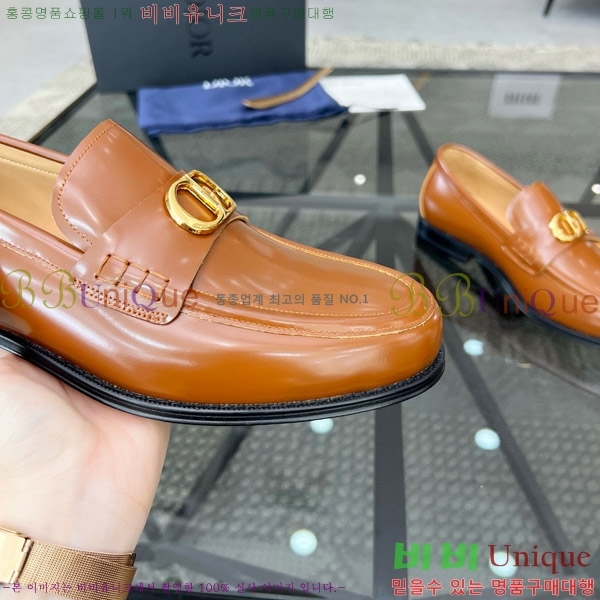 ���� ��� ���� D9978052-4