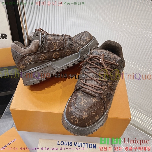 NEW LV Ʈ���̳� �ƽ� ����Ŀ�� 40L249272-77-1