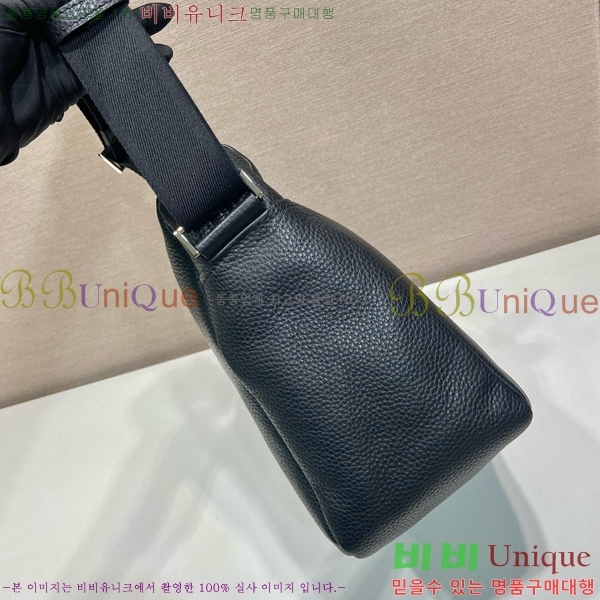 #����� �ﰢ �ΰ� ���� ũ�ν��� 2VH182-101