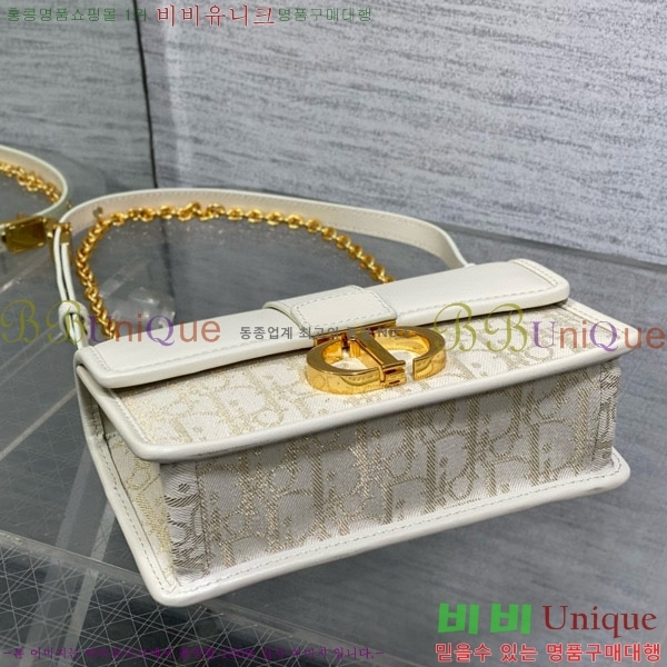 #��� 30 ������ �̽�Ʈ ����Ʈ ü�� �� M9334-302