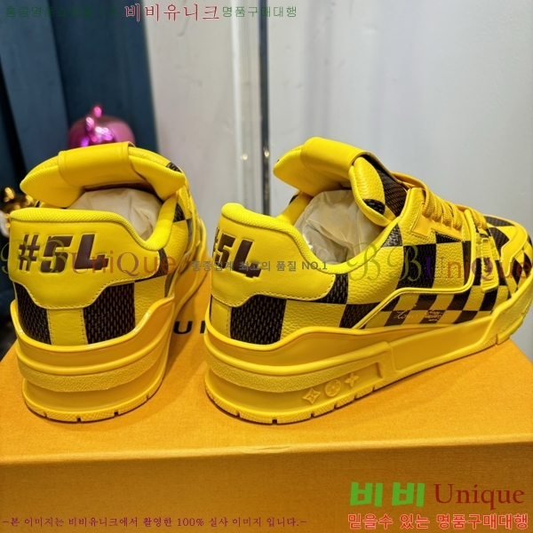 NEW LV Ʈ���̳� ����Ŀ�� 45L24597-68