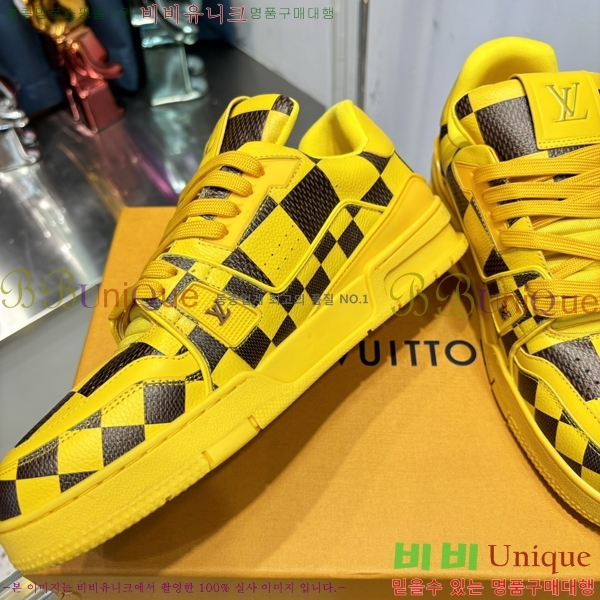 NEW LV Ʈ���̳� ����Ŀ�� 45L24597-68