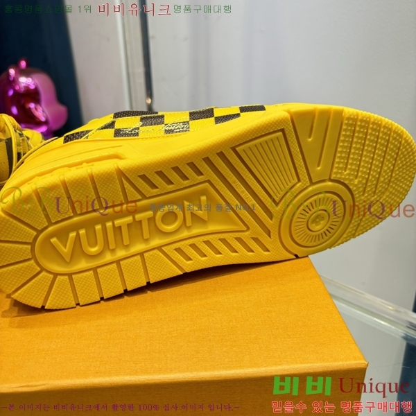 NEW LV Ʈ���̳� ����Ŀ�� 45L24597-68