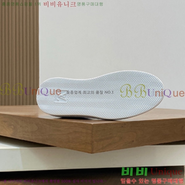 ���� ���̺��� ����Ŀ�� 42LV47521418-3