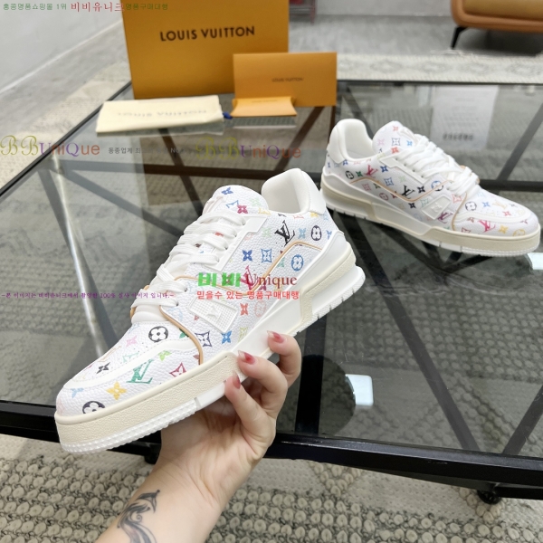 NEW LV Ʈ���̳� ����Ŀ�� 45L25311201-1