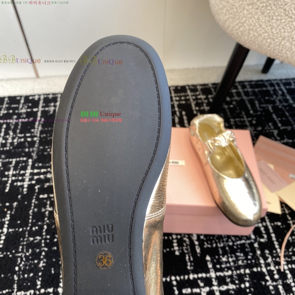 �̿�̿� �޸����� �÷����� 32MU253142-5