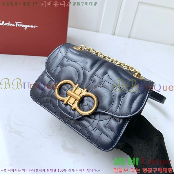 #��󰡸� ��ġ�� �ΰ� ũ�ν��� 21H153-1304 ���̺�