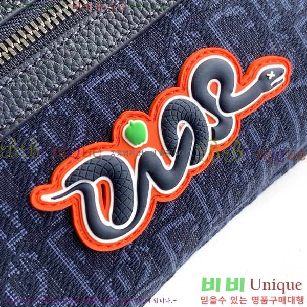 #��� ���̴� 2.0 KAWS ��Ʈ�� 1ESBO077-2