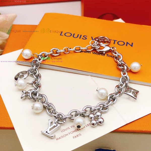 ���� ���̺��� Ŭ���� ���� 8L256185-2