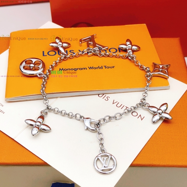 ���� ���̺��� Ŭ���� ���� 8L256185-3