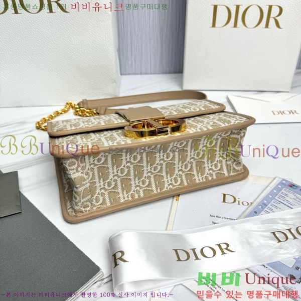 #��� 30 ������ ü�ι� M9208-1001