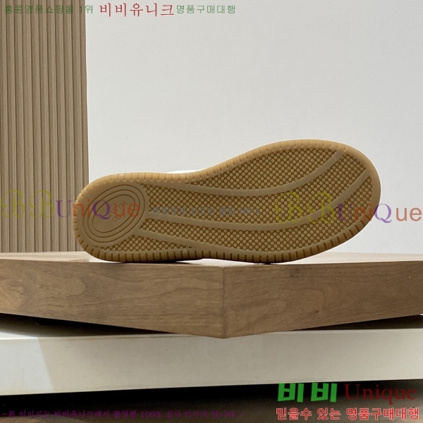 ���� �߷�Ƽ�� ����Ŀ�� VA08442-2