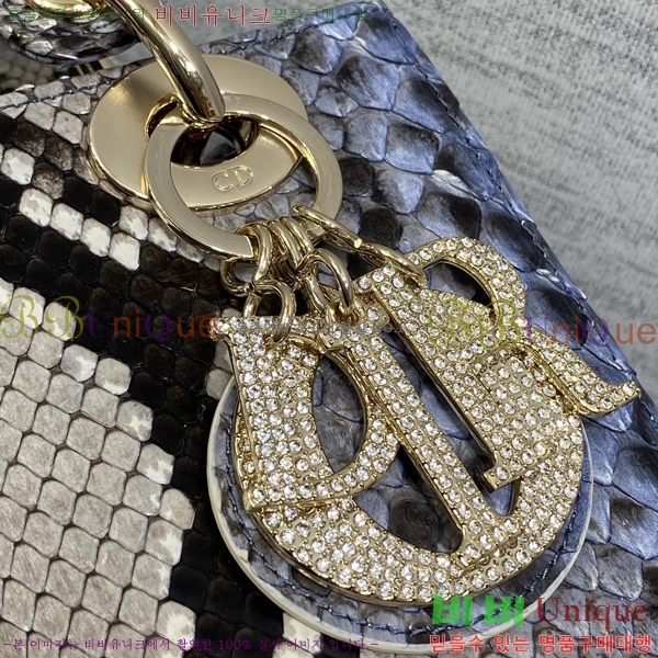 #��� ���̵�� ���� M0531-705