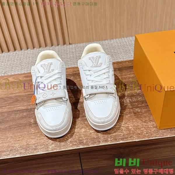 �������� LV Ʈ���̳� ����Ŀ�� LV511802-13