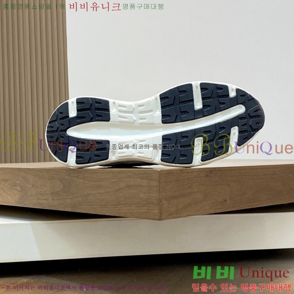 ���� ��**�� ����Ŀ�� M329748-1