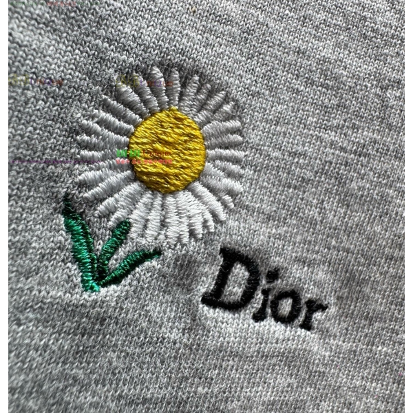 ���� ũ������ ���� Ƽ���� CH814689-4