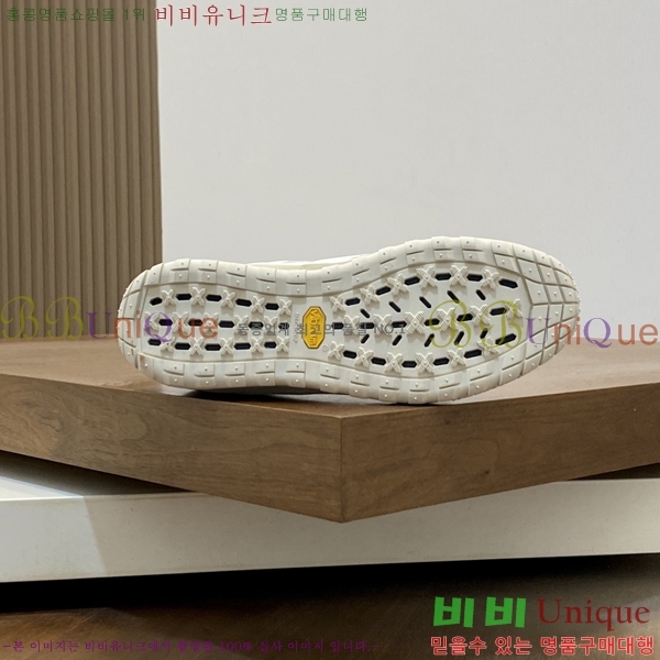 ���� ��**�� ����Ŀ�� M66424-7