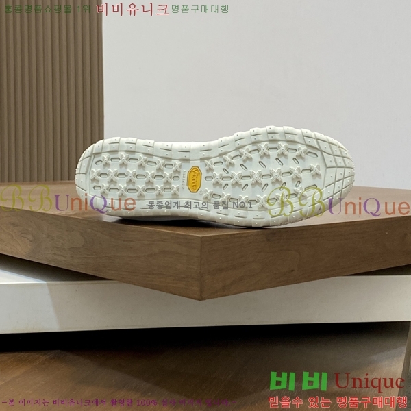 ���� ��**�� ����Ŀ�� M66424-3