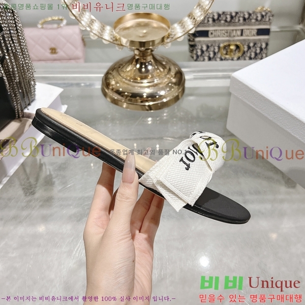 ��* J'ADIOR ���� 31D265612-3