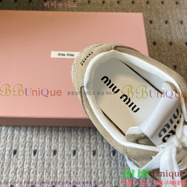 ���� �̿�̿� ����Ŀ�� M1050688-1