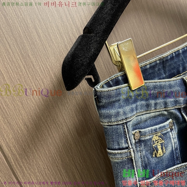 ���� ���ڷ� ��ġ�ڸ� û���� BC247400