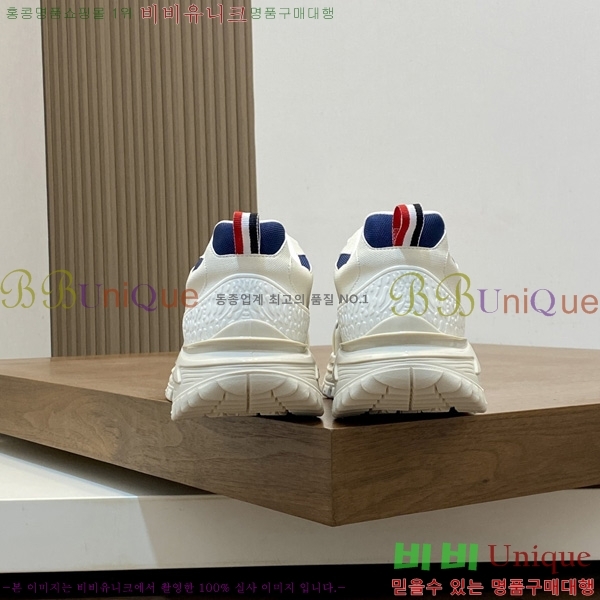 ���� ��**�� ����Ŀ�� M9706625-5