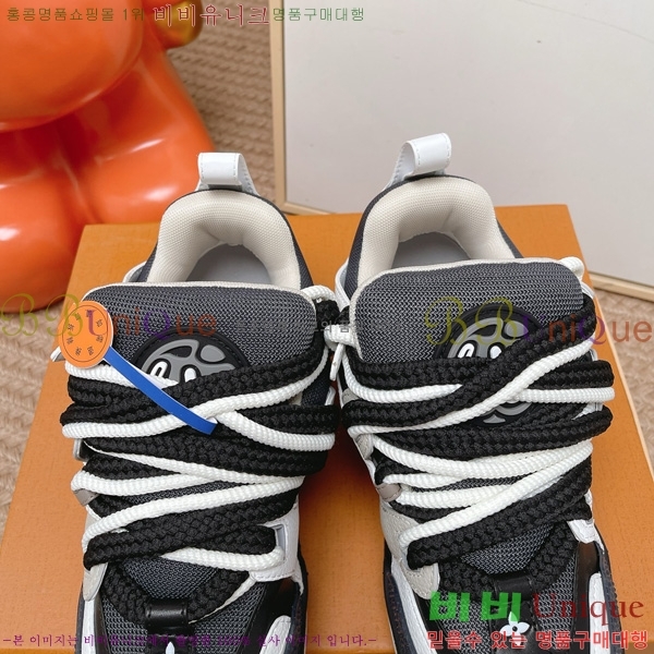 �ְ��� ���� ���̺��� ����Ŀ�� LV3777051-2