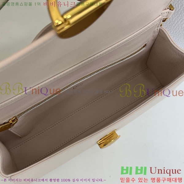 #��* �޴޸��� �Ŀ�ġ M3671-105