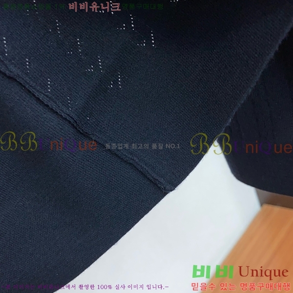 ���� ���ڷ� ��ġ�ڸ� ���� Ƽ���� BC715640-1