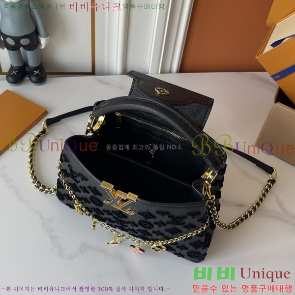 ����*�� Capucines BB ȣ���� M20486-001