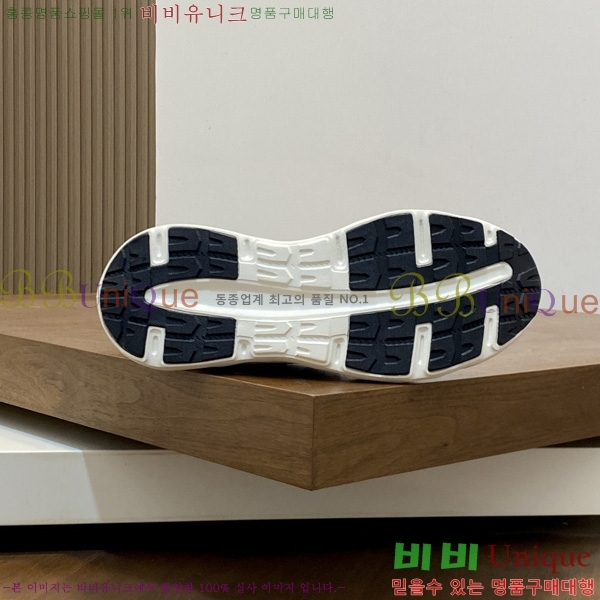 ���� ��**�� ����Ŀ�� M1006334-3