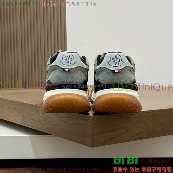 ���� ��**�� ����Ŀ�� M1022490-3