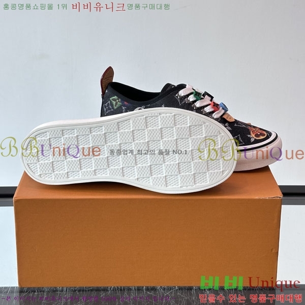 �ְ��� ���� ���̺��� Louis Vuitton �� Vans ����Ŀ�� LV028991-9