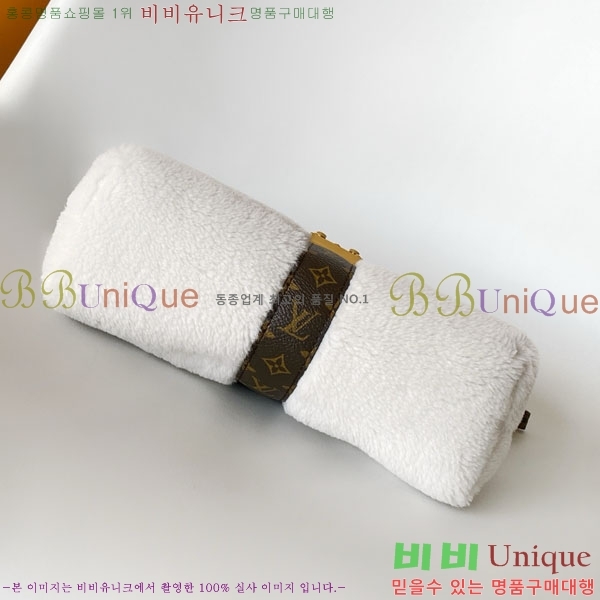 #����*�� Pochette Mia ����� M26245-101