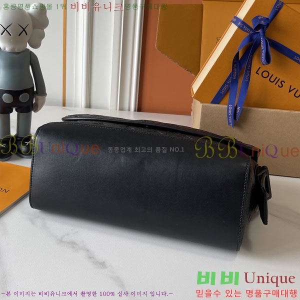 ����*�� Courrier ũ�ν��� M28781-001